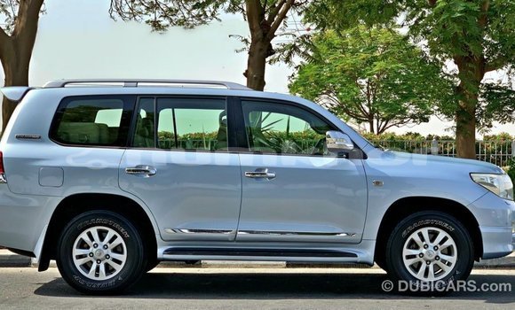 Buy Import Toyota Land Cruiser Blue Car in Import - Dubai in Bumthang Buy Import Toyota Land Cruiser Blue Car in Import - Dubai in Bumthang