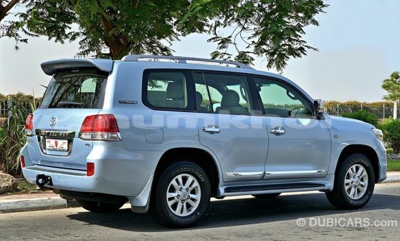 Buy Import Toyota Land Cruiser Blue Car in Import - Dubai in Bumthang Buy Import Toyota Land Cruiser Blue Car in Import - Dubai in Bumthang