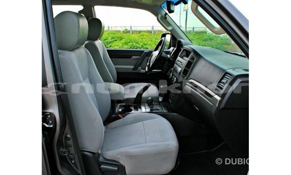 Buy Import Mitsubishi Pajero Brown Car in Import - Dubai in Bumthang Buy Import Mitsubishi Pajero Brown Car in Import - Dubai in Bumthang