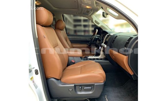 Buy Import Toyota Tundra White Car in Import - Dubai in Bumthang Buy Import Toyota Tundra White Car in Import - Dubai in Bumthang