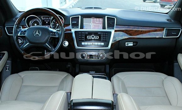 Buy Import Mercedes-Benz 190 White Car in Import - Dubai in Bumthang Buy Import Mercedes-Benz 190 White Car in Import - Dubai in Bumthang