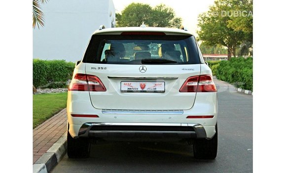 Buy Import Mercedes-Benz 190 White Car in Import - Dubai in Bumthang Buy Import Mercedes-Benz 190 White Car in Import - Dubai in Bumthang