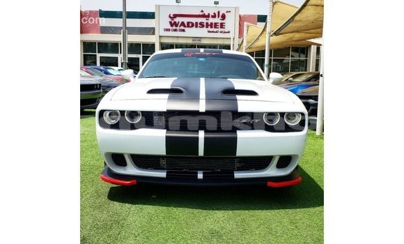Buy Import Dodge Challenger White Car in Import - Dubai in Bumthang Buy Import Dodge Challenger White Car in Import - Dubai in Bumthang