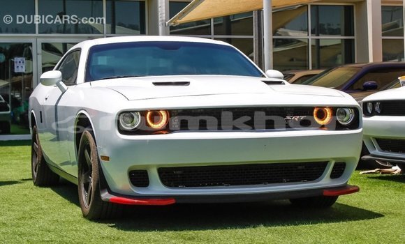 Buy Import Dodge Challenger White Car in Import - Dubai in Bumthang Buy Import Dodge Challenger White Car in Import - Dubai in Bumthang