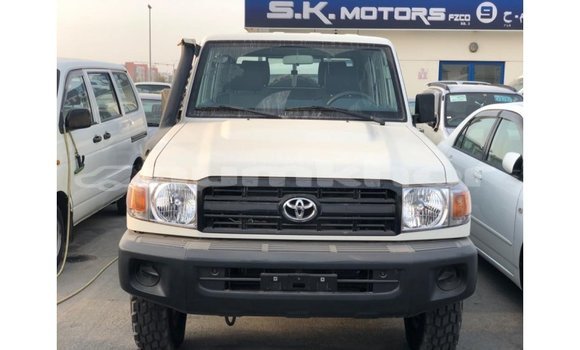 Buy Import Toyota Land Cruiser White Car in Import - Dubai in Bumthang