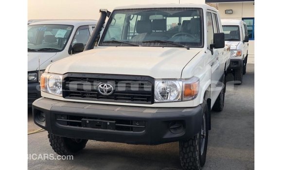 Buy Import Toyota Land Cruiser White Car in Import - Dubai in Bumthang Buy Import Toyota Land Cruiser White Car in Import - Dubai in Bumthang