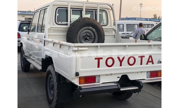Buy Import Toyota Land Cruiser White Car in Import - Dubai in Bumthang Buy Import Toyota Land Cruiser White Car in Import - Dubai in Bumthang