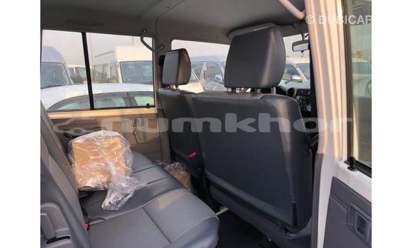 Buy Import Toyota Land Cruiser White Car in Import - Dubai in Bumthang Buy Import Toyota Land Cruiser White Car in Import - Dubai in Bumthang