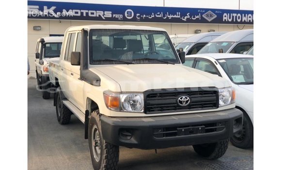 Buy Import Toyota Land Cruiser White Car in Import - Dubai in Bumthang Buy Import Toyota Land Cruiser White Car in Import - Dubai in Bumthang