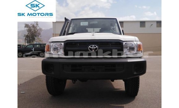 Buy Import Toyota Land Cruiser White Car in Import - Dubai in Bumthang