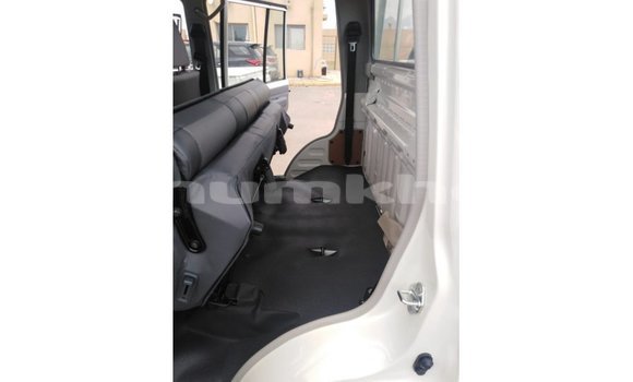 Buy Import Toyota Land Cruiser White Car in Import - Dubai in Bumthang Buy Import Toyota Land Cruiser White Car in Import - Dubai in Bumthang