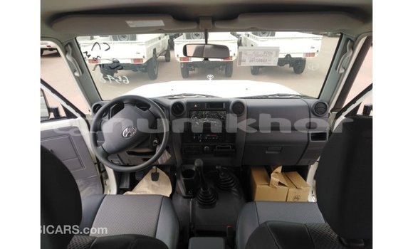 Buy Import Toyota Land Cruiser White Car in Import - Dubai in Bumthang Buy Import Toyota Land Cruiser White Car in Import - Dubai in Bumthang