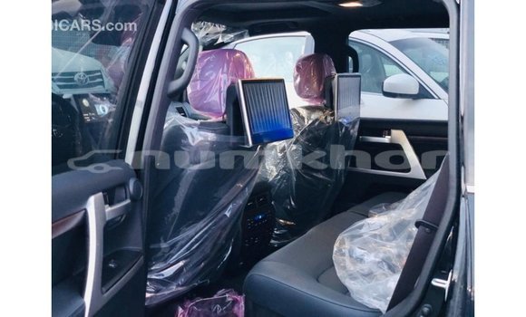 Buy Import Toyota Land Cruiser Black Car in Import - Dubai in Bumthang Buy Import Toyota Land Cruiser Black Car in Import - Dubai in Bumthang