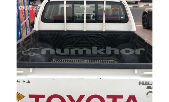 Buy Import Toyota Hilux White Car in Import - Dubai in Bumthang Buy Import Toyota Hilux White Car in Import - Dubai in Bumthang
