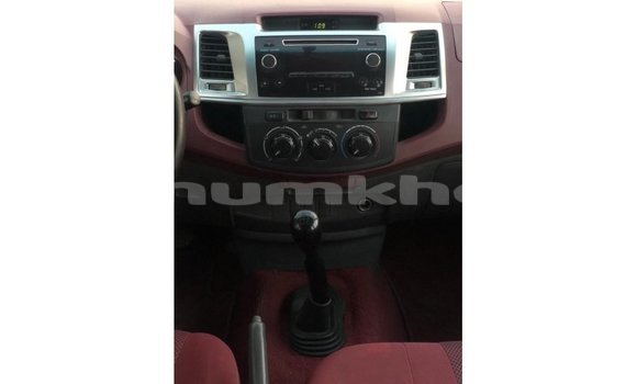 Buy Import Toyota Hilux White Car in Import - Dubai in Bumthang Buy Import Toyota Hilux White Car in Import - Dubai in Bumthang