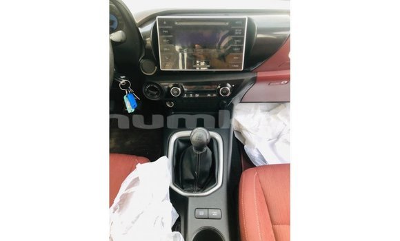 Buy Import Toyota Hilux White Car in Import - Dubai in Bumthang Buy Import Toyota Hilux White Car in Import - Dubai in Bumthang