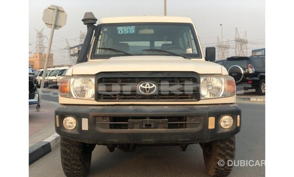 Buy Import Toyota Land Cruiser White Car in Import - Dubai in Bumthang Buy Import Toyota Land Cruiser White Car in Import - Dubai in Bumthang