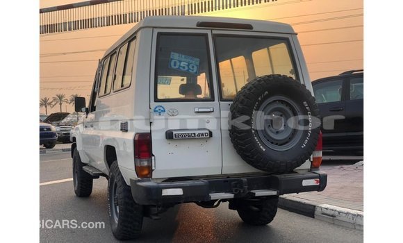 Buy Import Toyota Land Cruiser White Car in Import - Dubai in Bumthang Buy Import Toyota Land Cruiser White Car in Import - Dubai in Bumthang