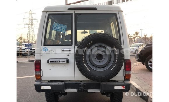 Buy Import Toyota Land Cruiser White Car in Import - Dubai in Bumthang Buy Import Toyota Land Cruiser White Car in Import - Dubai in Bumthang