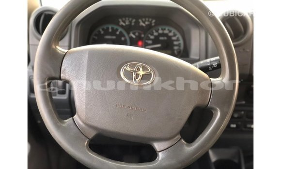 Buy Import Toyota Land Cruiser White Car in Import - Dubai in Bumthang Buy Import Toyota Land Cruiser White Car in Import - Dubai in Bumthang