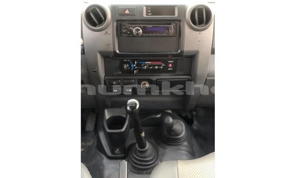 Buy Import Toyota Land Cruiser White Car in Import - Dubai in Bumthang Buy Import Toyota Land Cruiser White Car in Import - Dubai in Bumthang