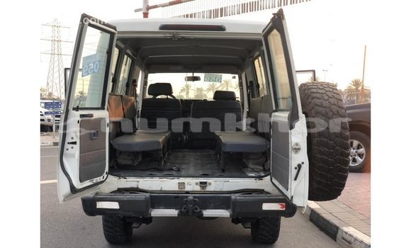 Buy Import Toyota Land Cruiser White Car in Import - Dubai in Bumthang Buy Import Toyota Land Cruiser White Car in Import - Dubai in Bumthang