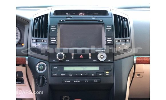 Buy Import Toyota Land Cruiser Black Car in Import - Dubai in Bumthang Buy Import Toyota Land Cruiser Black Car in Import - Dubai in Bumthang