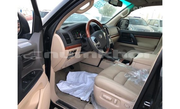 Buy Import Toyota Land Cruiser Black Car in Import - Dubai in Bumthang Buy Import Toyota Land Cruiser Black Car in Import - Dubai in Bumthang
