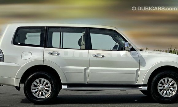 Buy Import Mitsubishi Pajero White Car in Import - Dubai in Bumthang Buy Import Mitsubishi Pajero White Car in Import - Dubai in Bumthang