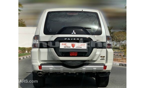 Buy Import Mitsubishi Pajero White Car in Import - Dubai in Bumthang Buy Import Mitsubishi Pajero White Car in Import - Dubai in Bumthang