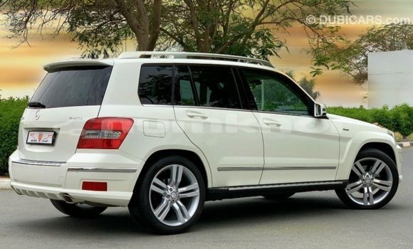 Buy Import Mercedes-Benz 190 White Car in Import - Dubai in Bumthang Buy Import Mercedes-Benz 190 White Car in Import - Dubai in Bumthang