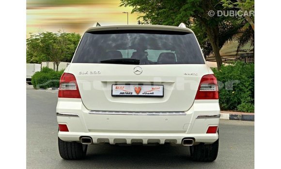 Buy Import Mercedes-Benz 190 White Car in Import - Dubai in Bumthang Buy Import Mercedes-Benz 190 White Car in Import - Dubai in Bumthang