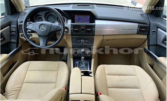 Buy Import Mercedes-Benz 190 White Car in Import - Dubai in Bumthang Buy Import Mercedes-Benz 190 White Car in Import - Dubai in Bumthang