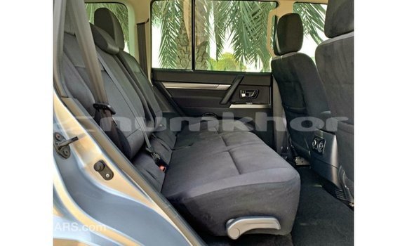 Buy Import Mitsubishi Pajero Other Car in Import - Dubai in Bumthang Buy Import Mitsubishi Pajero Other Car in Import - Dubai in Bumthang