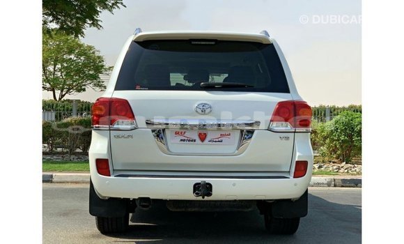 Buy Import Toyota Land Cruiser White Car in Import - Dubai in Bumthang Buy Import Toyota Land Cruiser White Car in Import - Dubai in Bumthang
