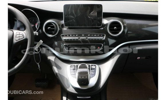 Buy Import Mercedes-Benz 250 Black Car in Import - Dubai in Bumthang Buy Import Mercedes-Benz 250 Black Car in Import - Dubai in Bumthang