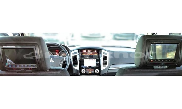 Buy Import Mitsubishi Pajero White Car in Import - Dubai in Bumthang Buy Import Mitsubishi Pajero White Car in Import - Dubai in Bumthang