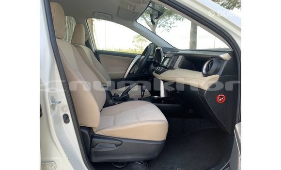 Buy Import Toyota 4Runner White Car in Import - Dubai in Bumthang Buy Import Toyota 4Runner White Car in Import - Dubai in Bumthang