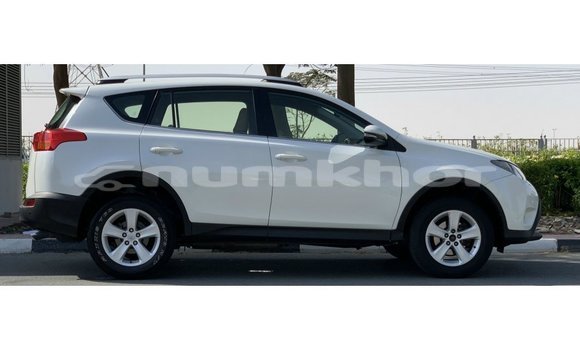 Buy Import Toyota 4Runner White Car in Import - Dubai in Bumthang Buy Import Toyota 4Runner White Car in Import - Dubai in Bumthang