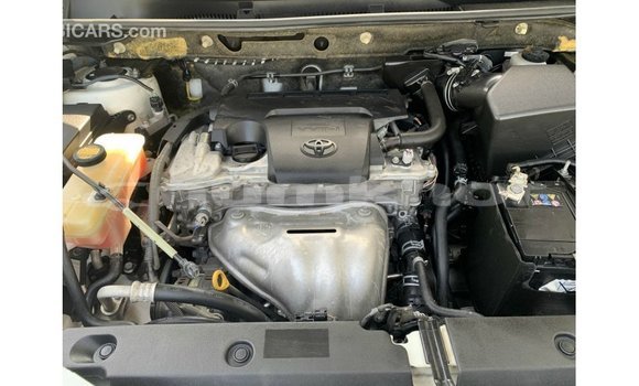 Buy Import Toyota 4Runner White Car in Import - Dubai in Bumthang Buy Import Toyota 4Runner White Car in Import - Dubai in Bumthang