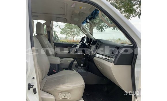 Buy Import Mitsubishi Pajero White Car in Import - Dubai in Bumthang Buy Import Mitsubishi Pajero White Car in Import - Dubai in Bumthang