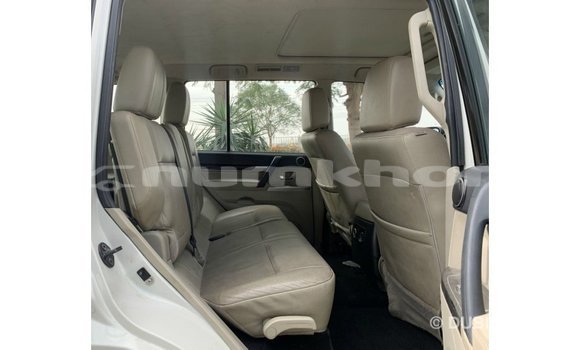 Buy Import Mitsubishi Pajero White Car in Import - Dubai in Bumthang Buy Import Mitsubishi Pajero White Car in Import - Dubai in Bumthang