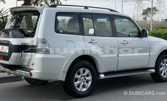 Buy Import Mitsubishi Pajero White Car in Import - Dubai in Bumthang Buy Import Mitsubishi Pajero White Car in Import - Dubai in Bumthang