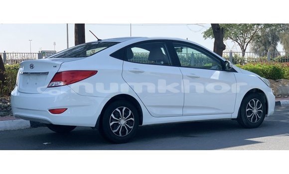 Buy Import Hyundai Accent White Car in Import - Dubai in Bumthang Buy Import Hyundai Accent White Car in Import - Dubai in Bumthang