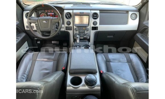 Buy Import Ford Club Wagon Beige Car in Import - Dubai in Bumthang Buy Import Ford Club Wagon Beige Car in Import - Dubai in Bumthang