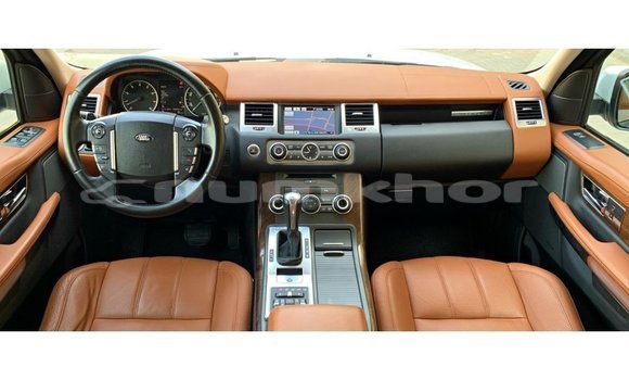 Buy Import Land Rover Range Rover White Car in Import - Dubai in Bumthang Buy Import Land Rover Range Rover White Car in Import - Dubai in Bumthang