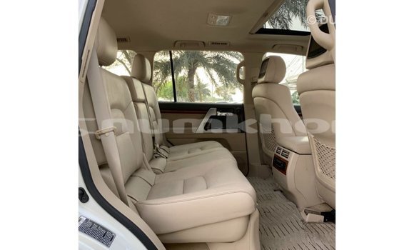 Buy Import Toyota Land Cruiser White Car in Import - Dubai in Bumthang Buy Import Toyota Land Cruiser White Car in Import - Dubai in Bumthang