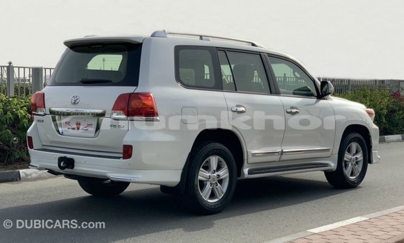 Buy Import Toyota Land Cruiser White Car in Import - Dubai in Bumthang Buy Import Toyota Land Cruiser White Car in Import - Dubai in Bumthang