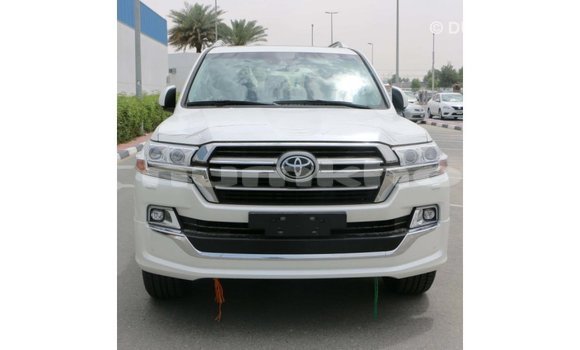 Buy Import Toyota Land Cruiser White Car in Import - Dubai in Bumthang Buy Import Toyota Land Cruiser White Car in Import - Dubai in Bumthang