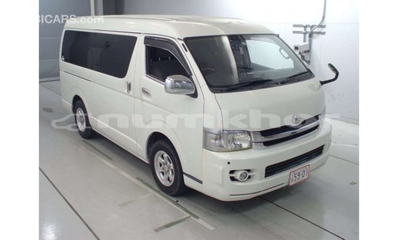 Buy Import Toyota Regius White Car in Import - Dubai in Bumthang Buy Import Toyota Regius White Car in Import - Dubai in Bumthang